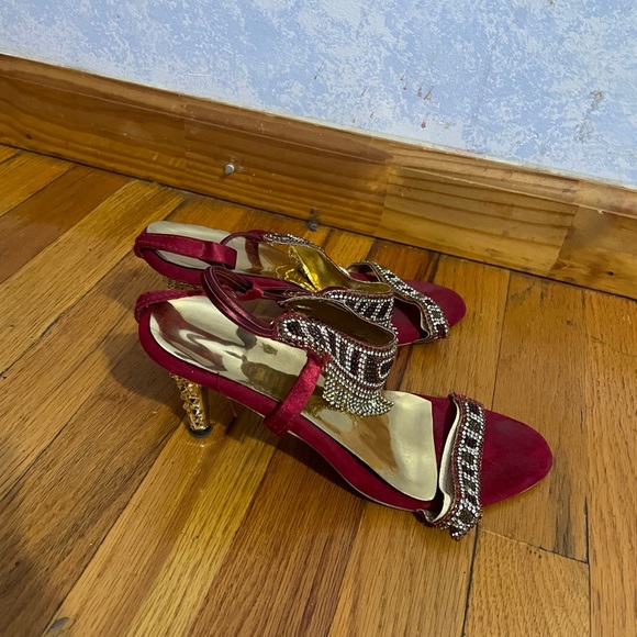 Red heels - Picture 4 of 5